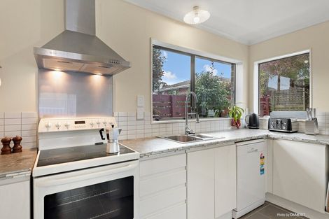 Photo of property in 2/271 Karori Road, Karori, Wellington, 6012