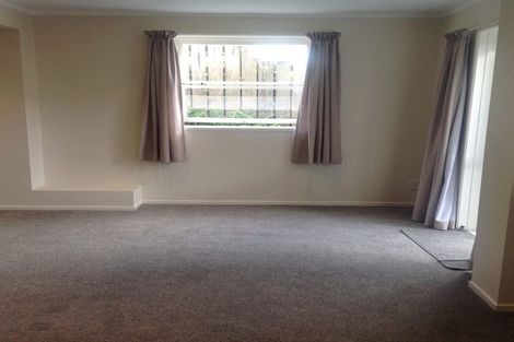 Photo of property in 2/17 Park Road, Glenfield, Auckland, 0629