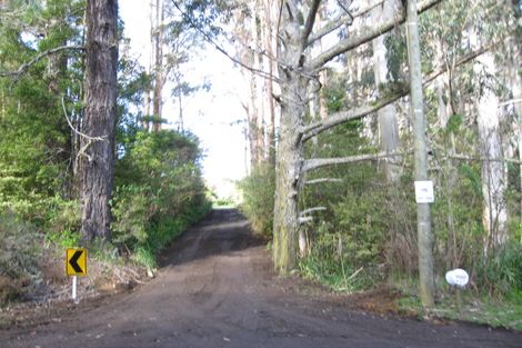 Photo of property in 663 Huia Road, Parau, Auckland, 0604