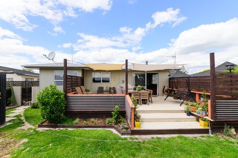 Photo of property in 15a Meadowbrook Drive, Cloverlea, Palmerston North, 4412