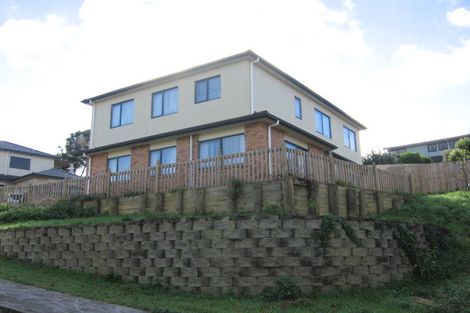 Photo of property in 9 Piper Place, Goodwood Heights, Auckland, 2105