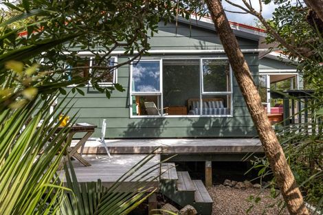 Photo of property in 6 Taraire Street, Ostend, Waiheke Island, 1081