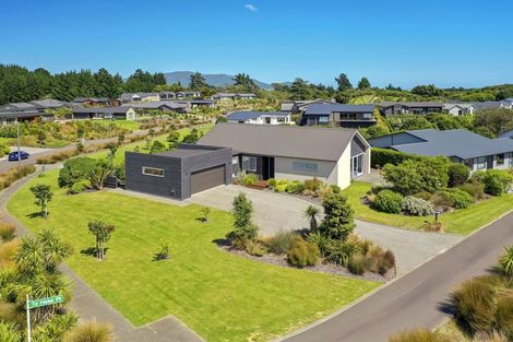 Photo of property in 2 Te Heke Place, Waikanae, 5036