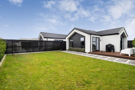 Photo of property in 7 Gratitude Way, Kelvin Grove, Palmerston North, 4414