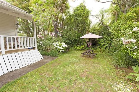 Photo of property in 130 Boord Crescent, Kumeu, 0891
