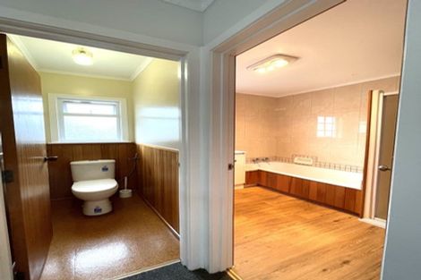 Photo of property in 2 South Pacific Place, Henderson, Auckland, 0612