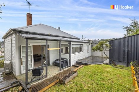 Photo of property in 11 Aitken Place, Mornington, Dunedin, 9011
