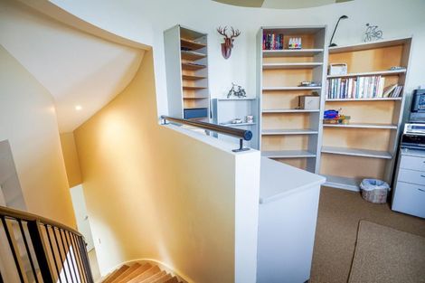 Photo of property in 16 La Lena Grove, Fitzherbert, Palmerston North, 4410