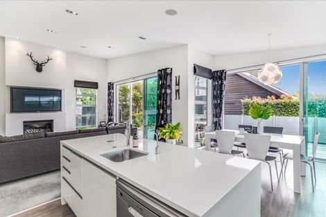 Photo of property in 42 Livingstone Street, Westmere, Auckland, 1022