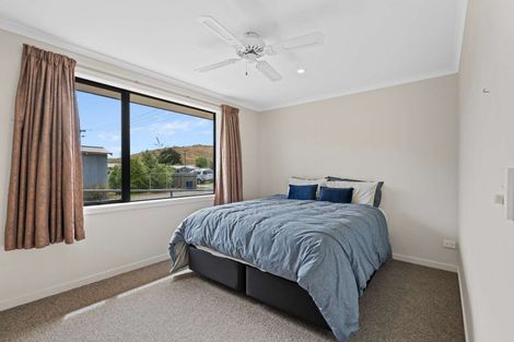 Photo of property in 5 Mill Street, Clinton, 9534