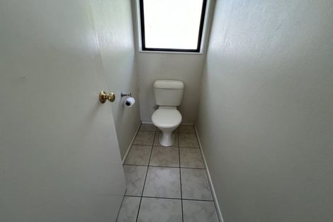 Photo of property in 4 Mckenzie Court, Terrace End, Palmerston North, 4410