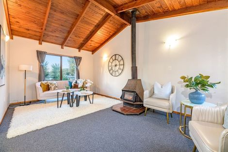 Photo of property in 5 Harrington Road, Henderson, Auckland, 0610