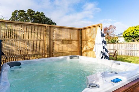 Photo of property in 16 Leslie Street, Mangawhai, 0505