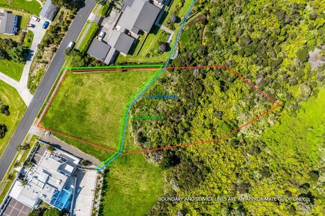 Photo of property in 127 Roberts Road, Matakatia, Whangaparaoa, 0930