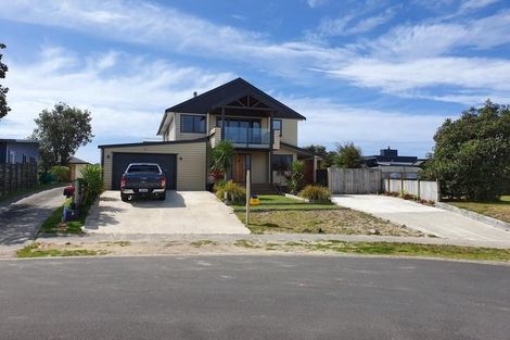 Photo of property in 169 The Fairway, Matarangi, Whitianga, 3592