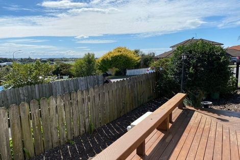 Photo of property in 1/15 Eske Place, Highland Park, Auckland, 2010