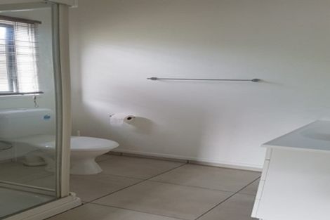 Photo of property in 820/12 Northcross Drive, Oteha, Auckland, 0632