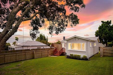 Photo of property in 10 West Lynn Road, Titirangi, Auckland, 0604