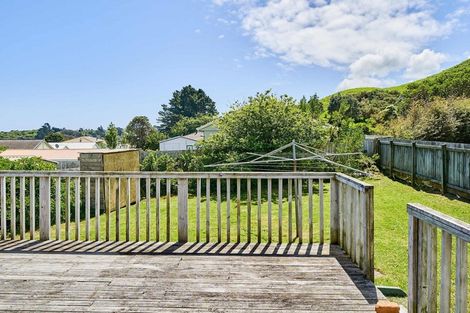 Photo of property in 130 Arahura Crescent, Waitangirua, Porirua, 5024