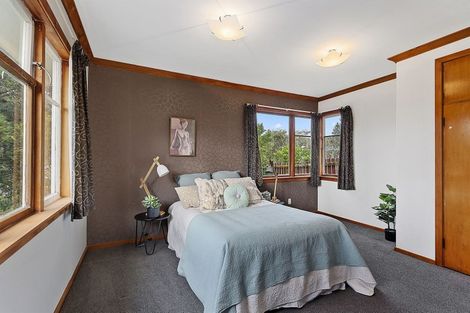 Photo of property in 15 Woodstock Terrace, Tawa, Wellington, 5028