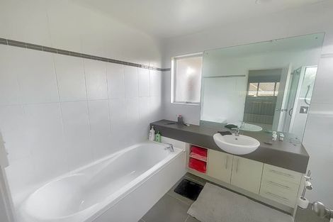 Photo of property in 107 Pine Harbour Parade, Beachlands, Auckland, 2018