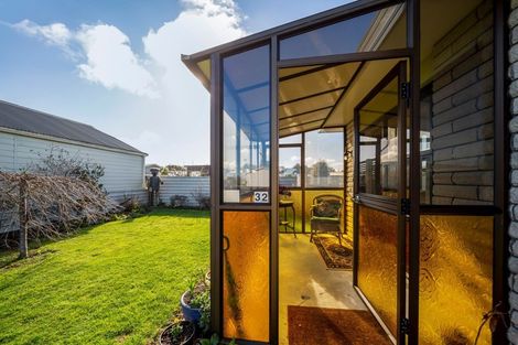 Photo of property in 32 Graham Street, Eltham, 4322