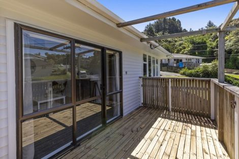Photo of property in 47 Bird Grove, Stokes Valley, Lower Hutt, 5019