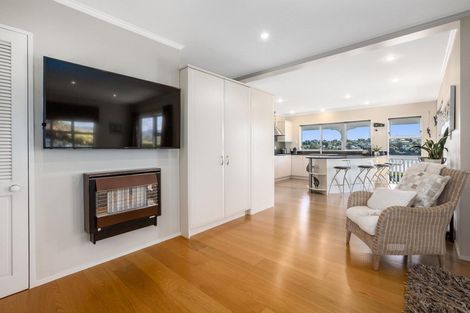 Photo of property in 15 Bosun Terrace, Whitby, Porirua, 5024