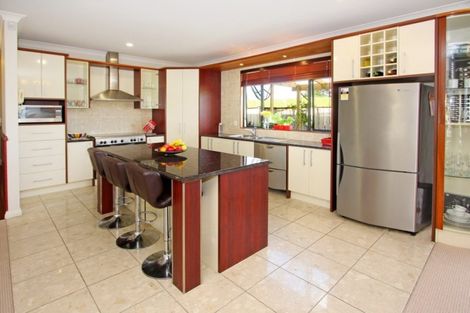 Photo of property in 27 Amberwood Drive, Northpark, Auckland, 2013