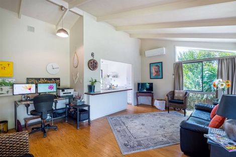 Photo of property in 1/239 Lake Road, Northcote, Auckland, 0627