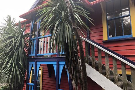 Photo of property in 13 Cave Road, Houghton Bay, Wellington, 6023