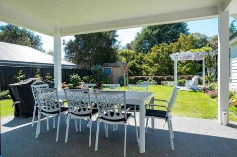Photo of property in 1a Selwyn Road, Havelock North, 4130