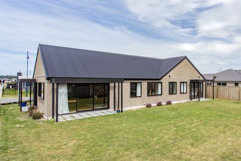 Photo of property in 11 Katipo Way, Pegasus, 7612