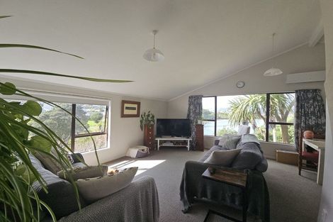 Photo of property in 5 Vella Street, Titahi Bay, Porirua, 5022