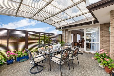 Photo of property in 34 Bellshill Close, Wattle Downs, Auckland, 2103
