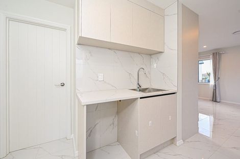 Photo of property in 2/25 Mcleod Road, Weymouth, Auckland, 2103