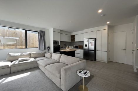 Photo of property in 6/535 Swanson Road, Ranui, Auckland, 0612