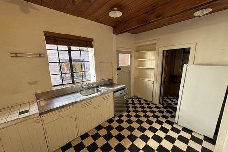 Photo of property in 4 Barton Terrace, Thorndon, Wellington, 6011