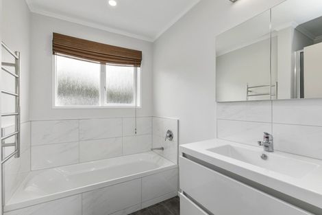 Photo of property in 16 Otira Grove, Kelson, Lower Hutt, 5010