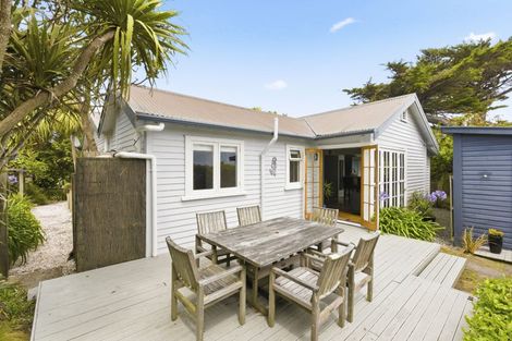Photo of property in 5a Paneta Street, Paekakariki, 5034