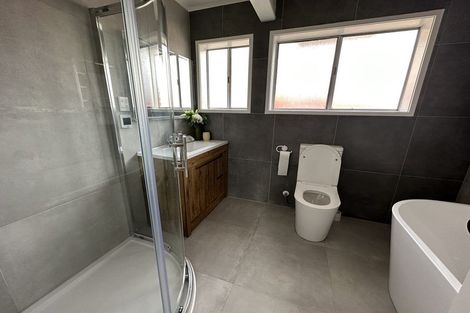 Photo of property in 209 Forrest Hill Road, Forrest Hill, Auckland, 0620