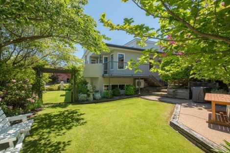 Photo of property in 10 Mulberry Lane, Wanaka, 9305