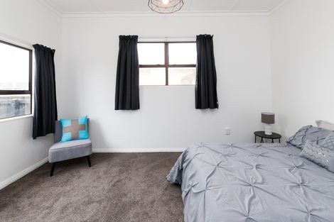 Photo of property in 43 Wood Street, Takaro, Palmerston North, 4410