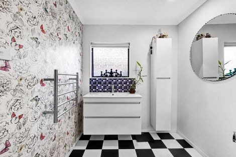 Photo of property in 8a Birdwood Avenue, Moturoa, New Plymouth, 4310