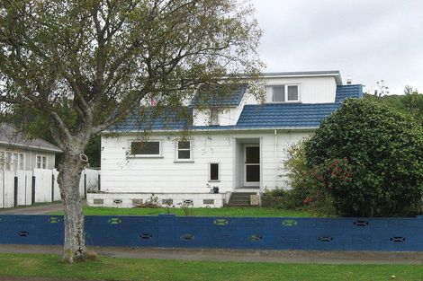 Photo of property in 69 Molesworth Street, Taita, Lower Hutt, 5011