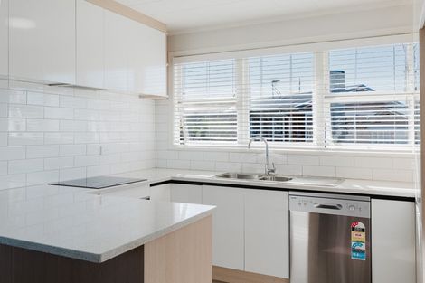 Photo of property in 10 Bremridge Place, Melville, Hamilton, 3206