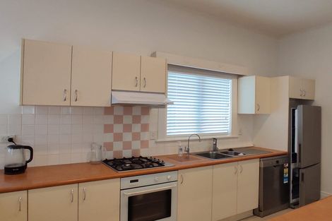 Photo of property in 1 Adam Street, Greenlane, Auckland, 1051