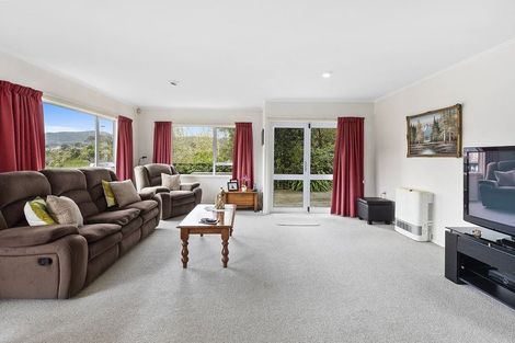 Photo of property in 9 Hampton Hill Road, Tawa, Wellington, 5028