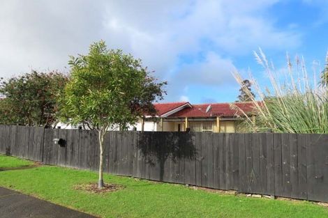 Photo of property in 3 Blue Way, Glendene, Auckland, 0602