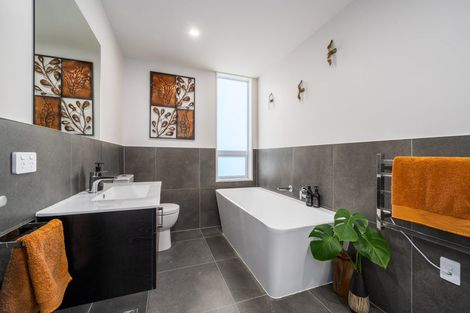 Photo of property in 1/6 Bushland Grove, Paparangi, Wellington, 6037